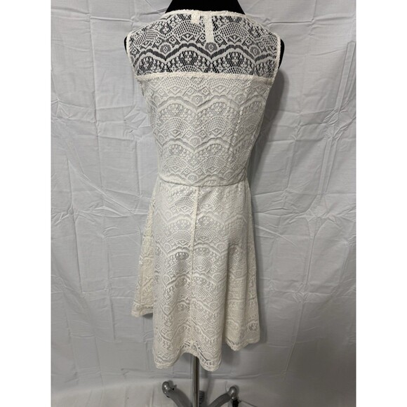 Tacera Women’s Sleeveless Off White Dress with Lace Detail Size Small - Picture 2 of 3